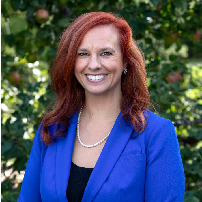 Headshot of Erin Franzen