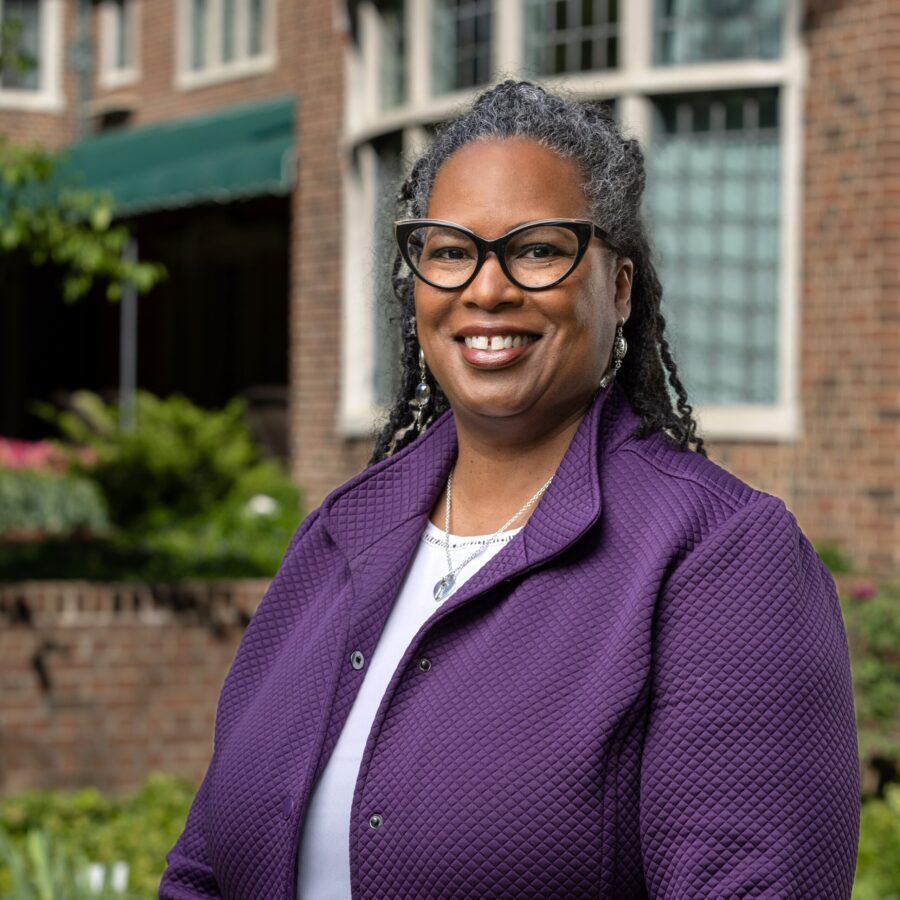 Headshot of Raquel R. Robinson