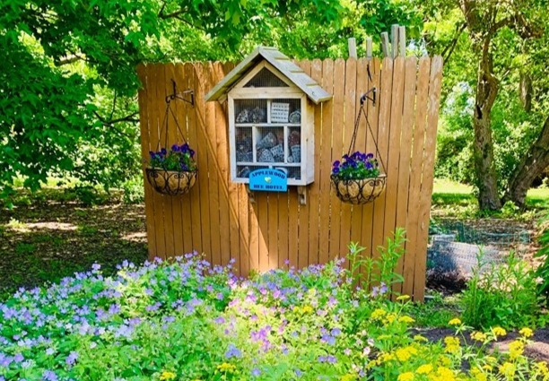 Applewood's Bee Hotel