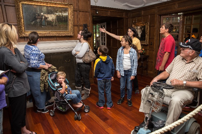 A group on a Guided House Tour