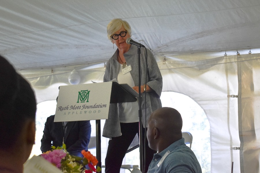 Maryanne Mott speaks at the 2017 Leadership Award Ceremony