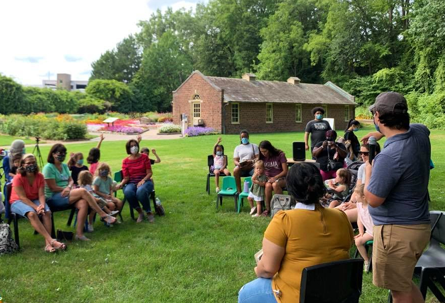 https://www.ruthmottfoundation.org/wp-content/uploads/2021/08/Storytime-at-Applewood-Aug-2021.jpg